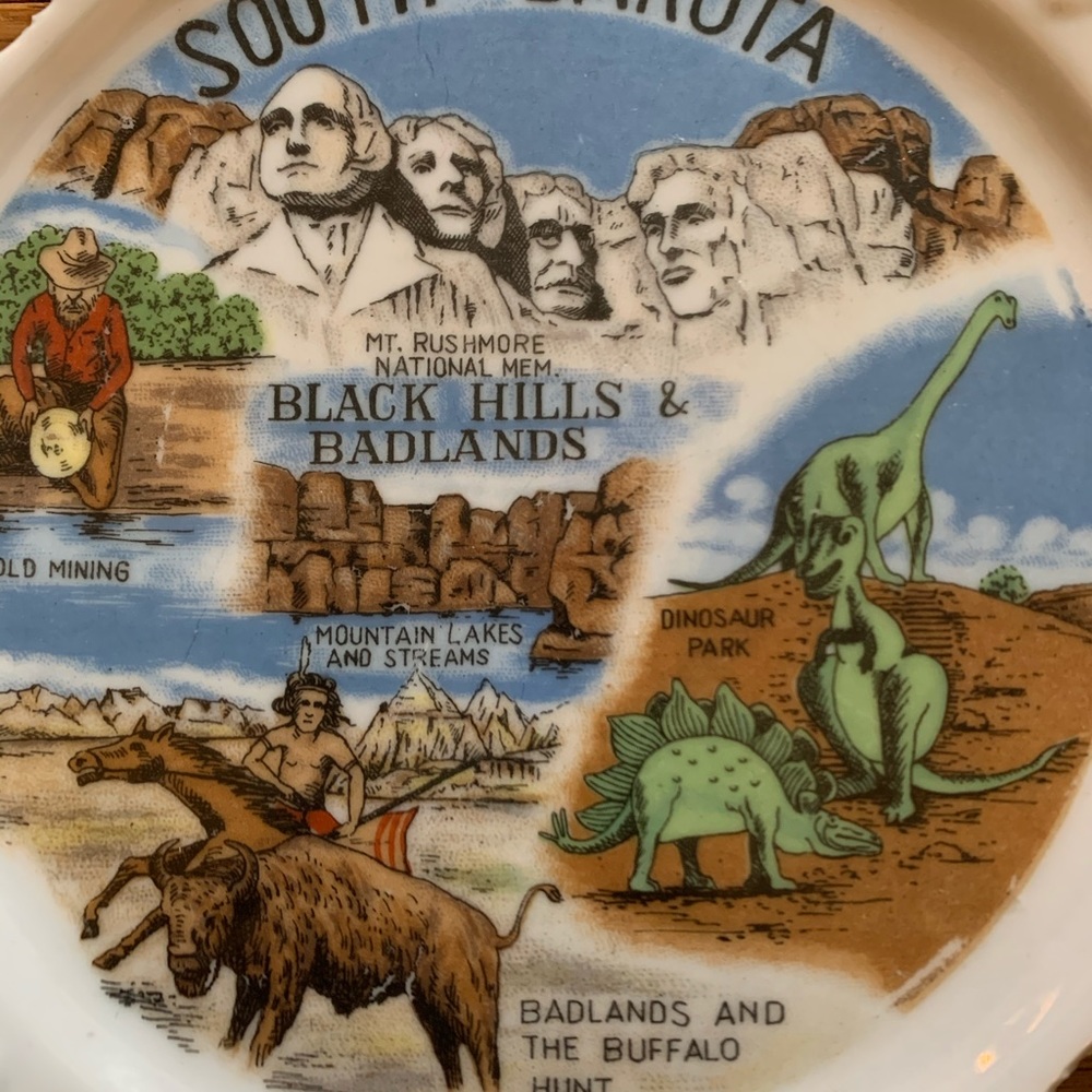 Vintage South Dakota Souvenir Plate - Picture 2 of 5